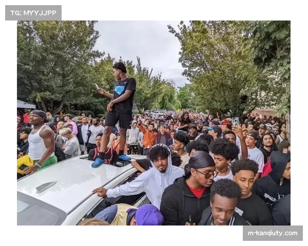 骑士轮休半套阵容引发球迷对比赛质量质疑